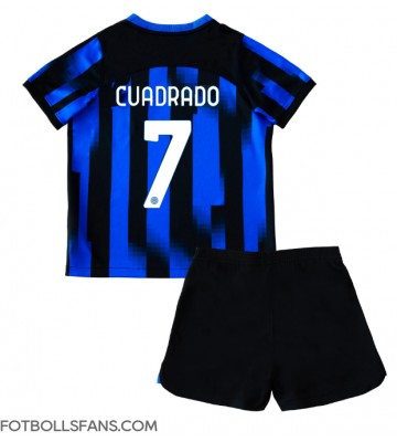 Inter Milan Juan Cuadrado #7 Replika Hemmatröja Barn 2023-24 Kortärmad (+ Korta byxor)